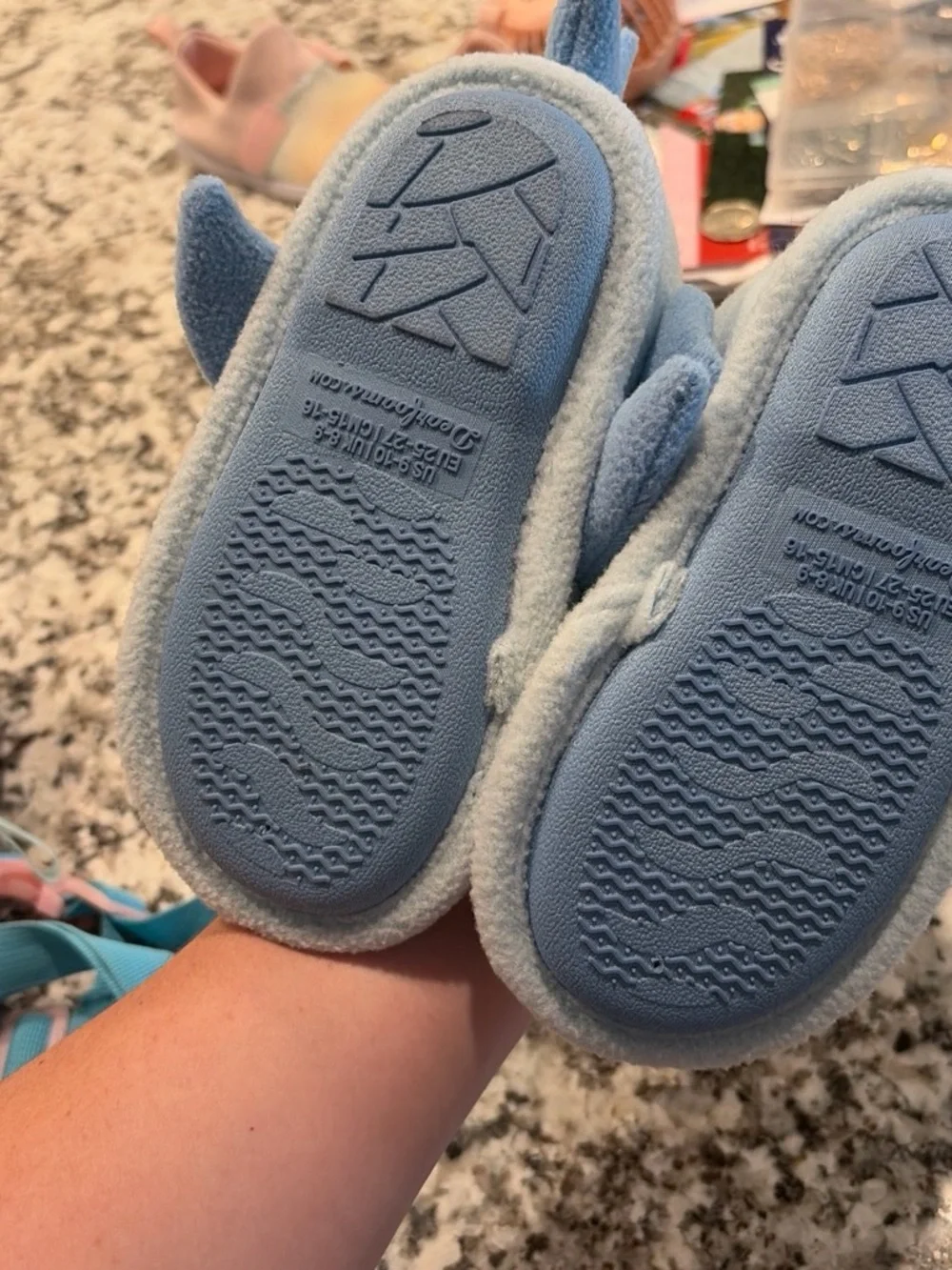 dearfoams adorable shark